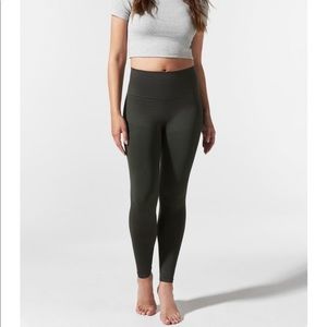 Blanqi Everyday Hipster Support Leggings